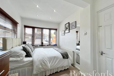 4 bedroom bungalow for sale, Abbey Wood Lane, Rainham, RM13