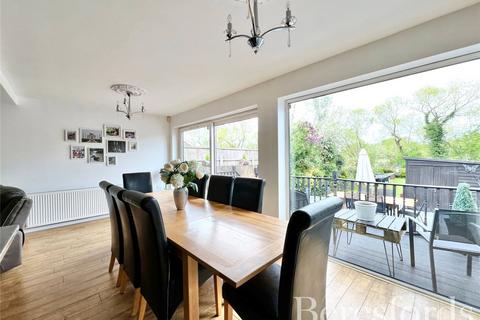 19 Abbey Wood Lane, Rainham, RM13 9QH