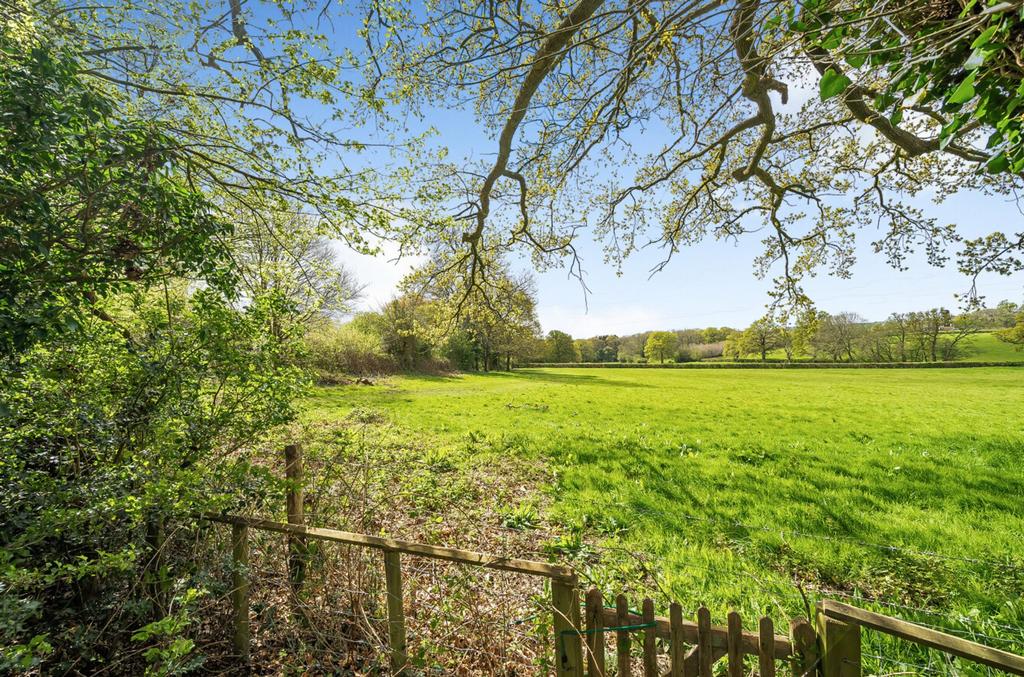 Friday Street, Ockley, RH5 6 bed farm house for sale - £700,000