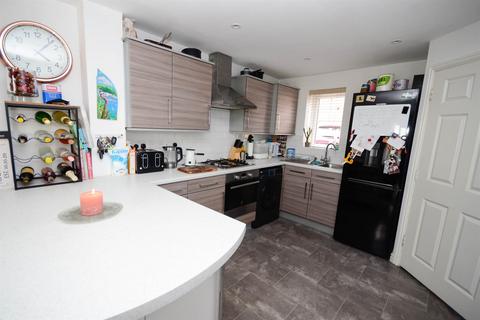 3 bedroom semi-detached house for sale, Cullen Drive, Birtley