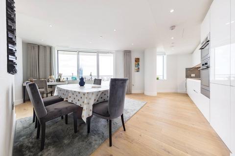 2 bedroom flat to rent, Lombard Wharf, Battersea Square, London, SW11