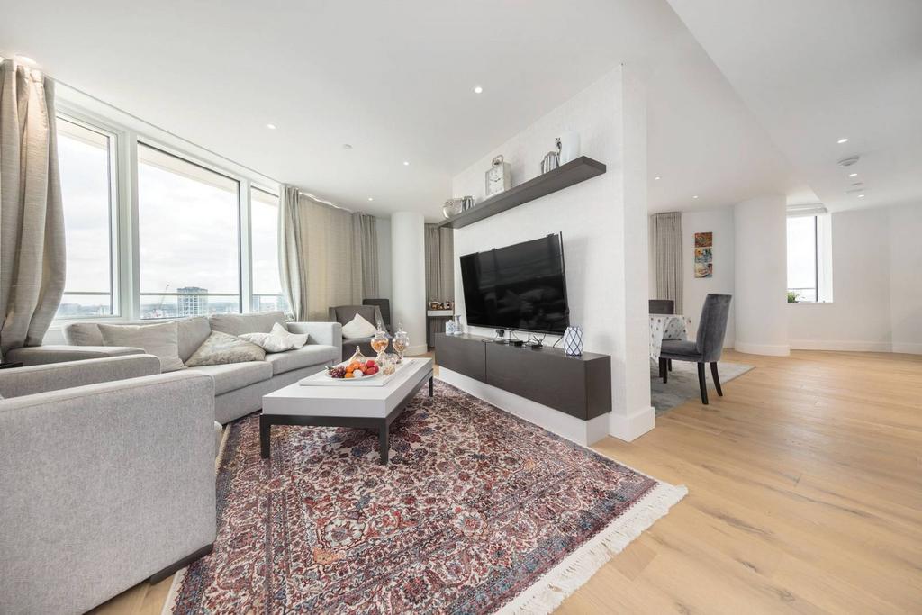 Lombard Wharf, Battersea, London, SW11 2 bed flat to rent £3,684 pcm