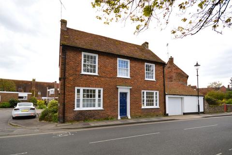 3 bedroom detached house to rent, Priory Road, Chichester, PO19