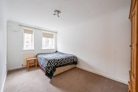 2 bedroom flat to rent, 12 Ireton Street, London E3