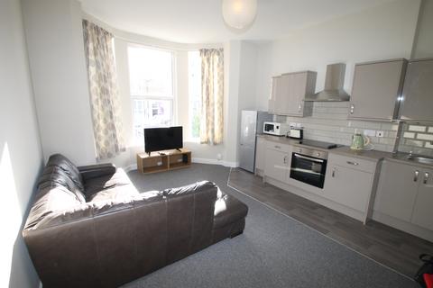 2 bedroom flat to rent, North Road East, Plymouth PL4