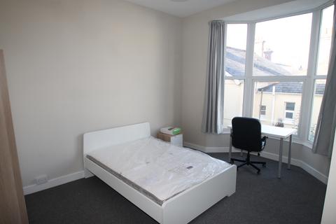 2 bedroom flat to rent, North Road East, Plymouth PL4