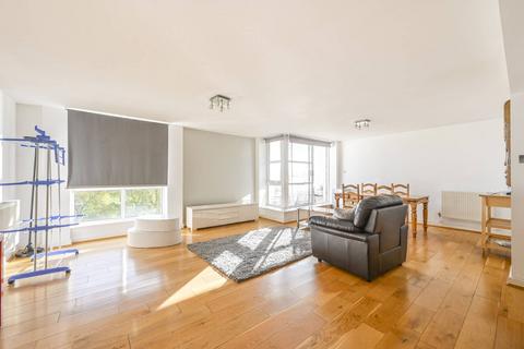 2 bedroom flat for sale, Barrier Point Road, Silvertown, London, E16