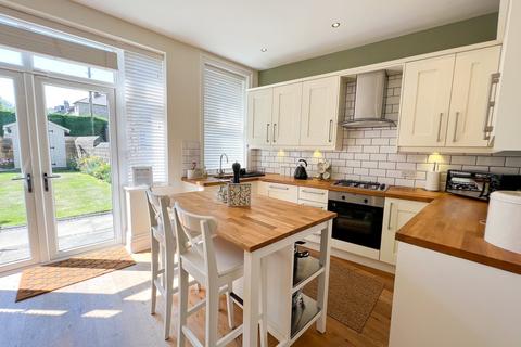 4 bedroom end of terrace house for sale, Long Lane, Holmfirth HD9
