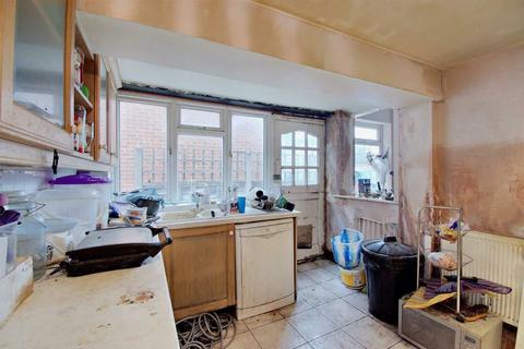 31 Yeading Fork, Hayes, UB4 9DQ