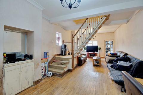 31 Yeading Fork, Hayes, UB4 9DQ