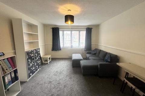 1 bedroom flat to rent, Lawrence Court, Folkestone, CT19