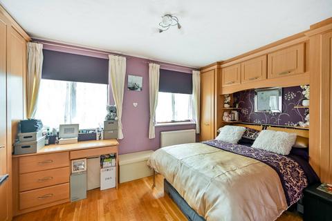3 bedroom terraced house for sale, Wimborne Close, Worcester Park, KT4