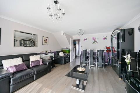 3 bedroom terraced house for sale, Wimborne Close, Worcester Park, KT4