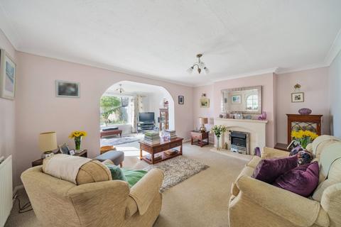 5 Lake Close, Byfleet, West Byfleet, KT14 7AE