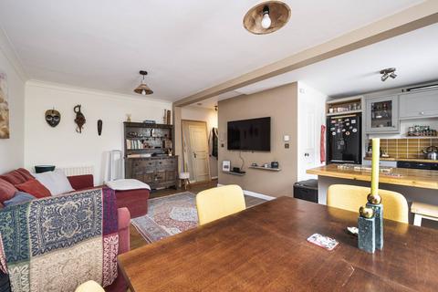 Flat 6, 2 Horatio Street, London, E2 7SB