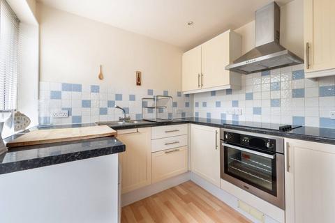 1 bedroom flat for sale, Griffin Close, Willesden Green, London, NW10