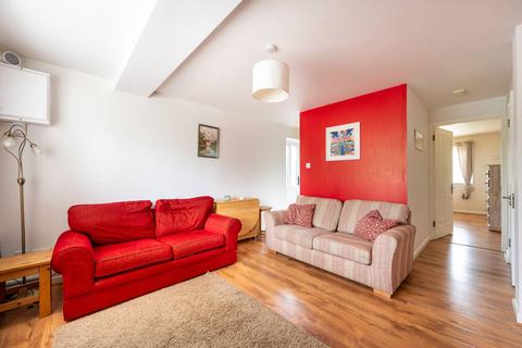 1 bedroom flat for sale, Griffin Close, Willesden Green, London, NW10