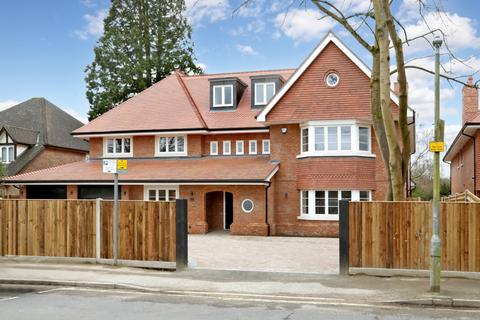 6 bedroom detached house to rent, Beaconsfield HP9