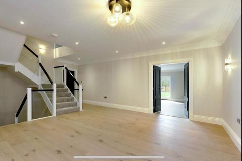 6 bedroom detached house to rent, Beaconsfield HP9