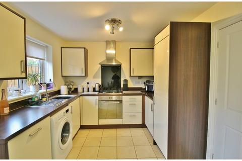 2 bedroom end of terrace house for sale, Whitby Avenue, Peterborough PE6