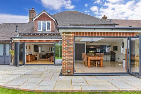 5 bedroom detached house for sale, Cricketers Close, Ashington, West Sussex