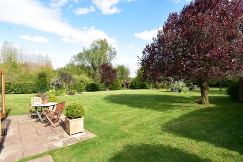 2 bedroom detached bungalow for sale, Chancel Close, Between Tewkesbury, Gloucester and Ledbury WR13