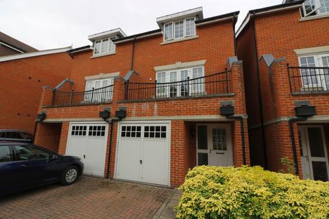 4 bedroom terraced house to rent, Brackendale Close, Englefield Green, Egham, Surrey, TW20