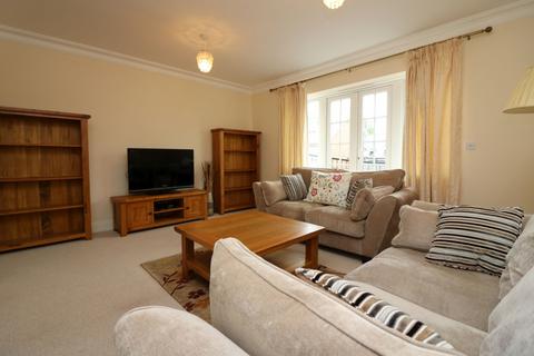 4 bedroom terraced house to rent, Brackendale Close, Englefield Green, Egham, Surrey, TW20