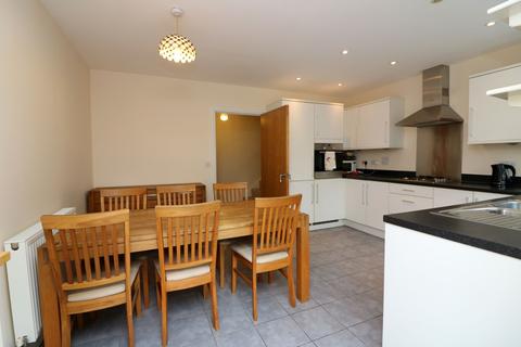 4 bedroom terraced house to rent, Brackendale Close, Englefield Green, Egham, Surrey, TW20