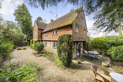 3 bedroom detached house for sale, Courts Mount Road, Haslemere, GU27