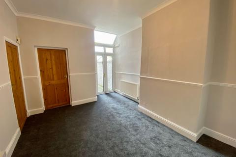 3 bedroom terraced house to rent, Crewe, CW2