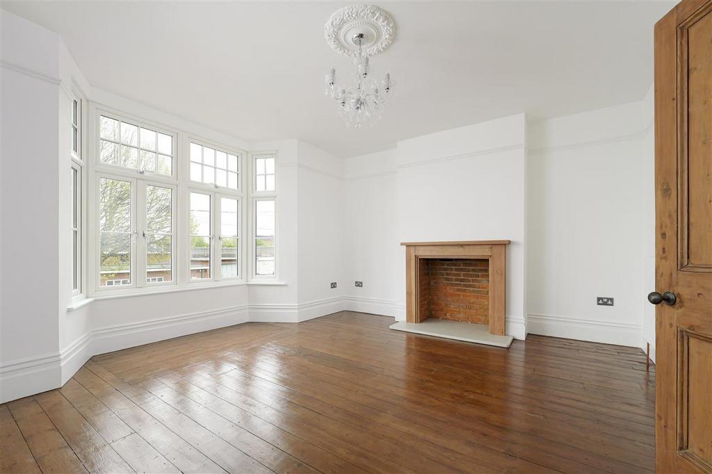 Roper Road, Canterbury 4 bed end of terrace house for sale £650,000