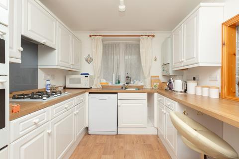 2 bedroom flat for sale, Sea Road, Kingsmead, CT8