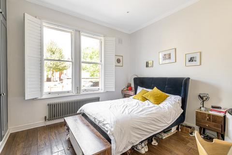 2 bedroom apartment to rent, Rutford Road Streatham SW16
