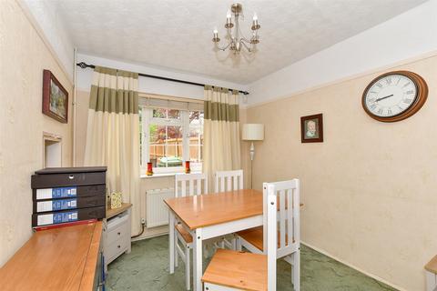 3 bedroom end of terrace house for sale, Mungo Park Road, Rainham, Essex