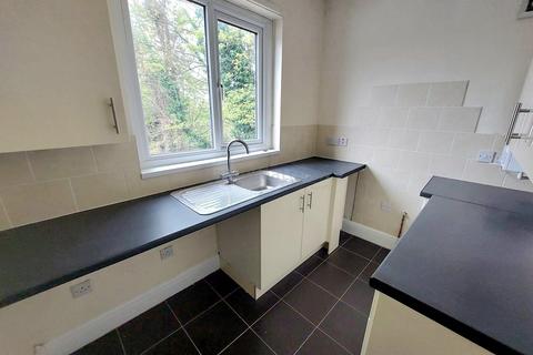 2 bedroom flat to rent, Barry Road, Barry, The Vale Of Glamorgan. CF62 8HG