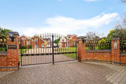 6 bedroom detached house for sale, Fountain Lane, Colchester CO3