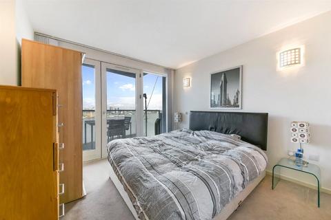 1 bedroom apartment to rent, Fairmont Avenue, London, E14
