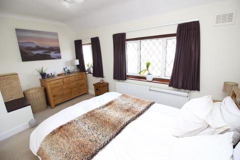2 bedroom terraced house to rent, Lindsay Road, Worcester Park KT4
