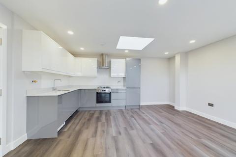 2 bedroom flat for sale, Flat 3, Swilley Gardens, Oxford Road, Stokenchurch, High Wycombe, Buckinghamshire