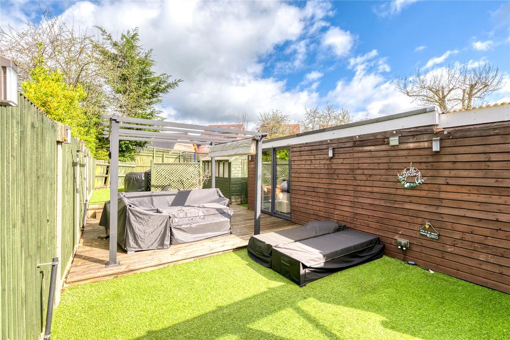 Outbuilding/Garden