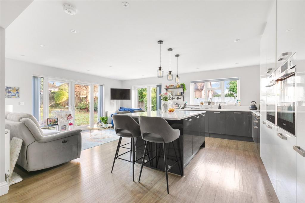 Bracken Bank, Ascot, Berkshire, SL5 3 bed semidetached house for sale