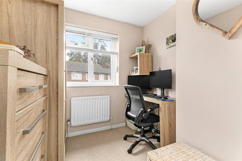 26 Batcombe Mead, Bracknell, RG12 0GN