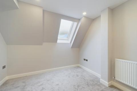 1 bedroom flat for sale, Flat 6, Swilley Gardens, Oxford Road, Stokenchurch, High Wycombe, Buckinghamshire