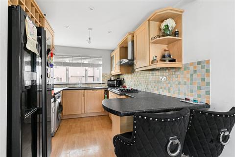 97 Ashbourne, Bracknell, RG12 8SH