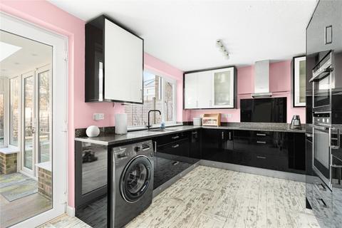 17 Avebury, Bracknell, RG12 8SQ