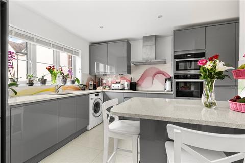 8 The Robins, Bracknell, RG12 8BU