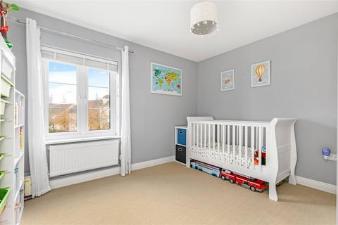 8 The Robins, Bracknell, RG12 8BU