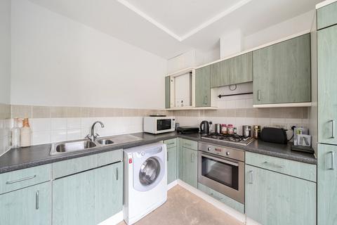 1 bedroom apartment for sale, Greensted Court, Godstone Road, Whyteleafe, CR3