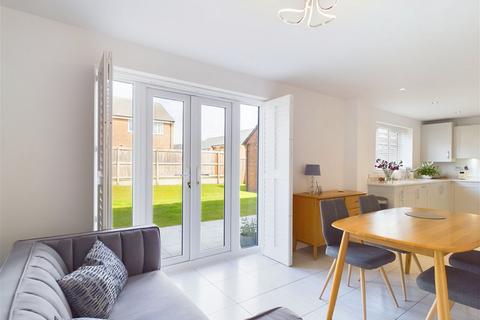 4 Derby Way, Burscough, Ormskirk, L40 7AR